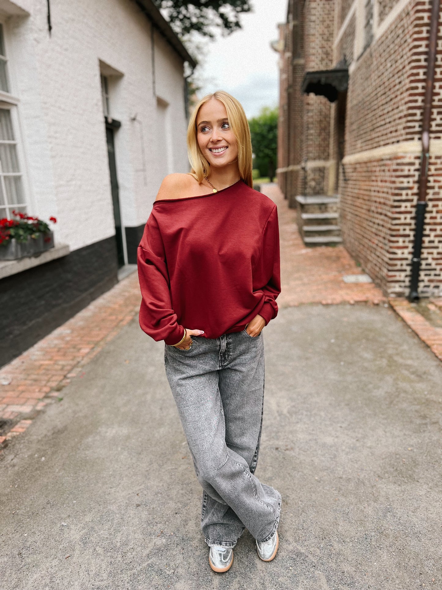 Sweater Off Shoulder - Bordeaux