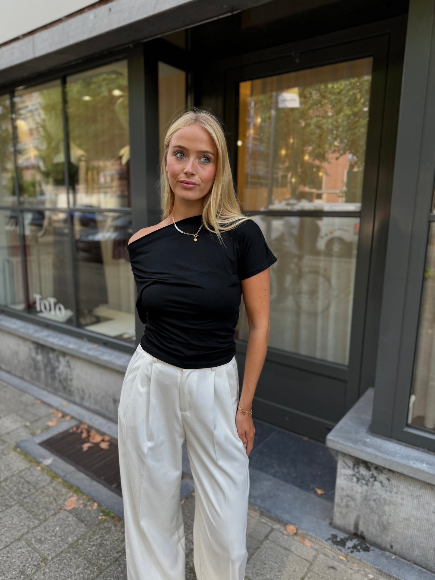 Shirt Off Shoulder - Zwart