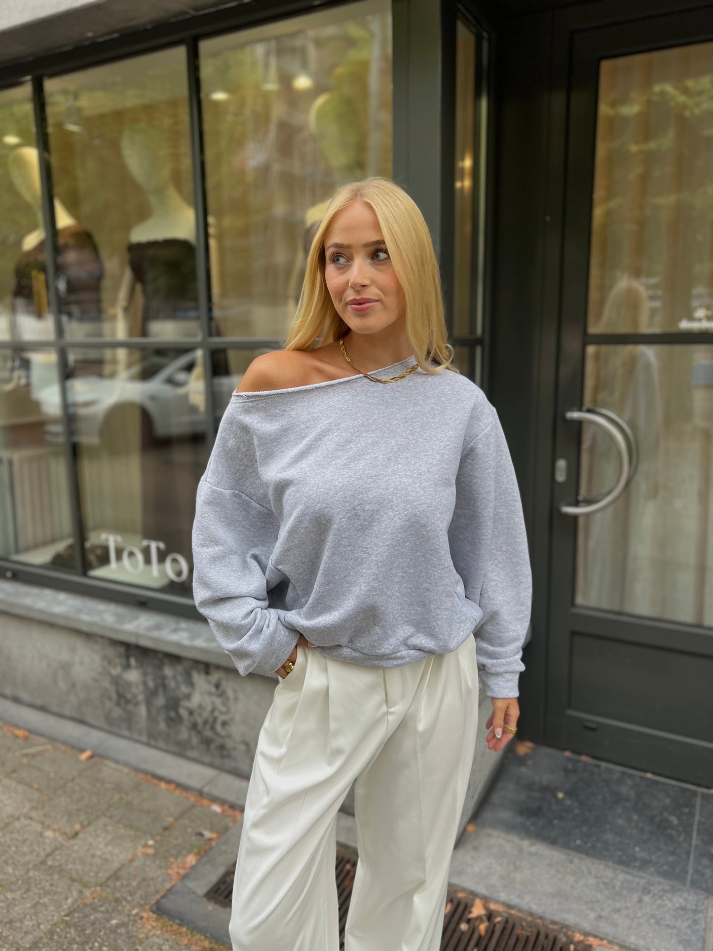 Sweater Off Shoulder - Grijs