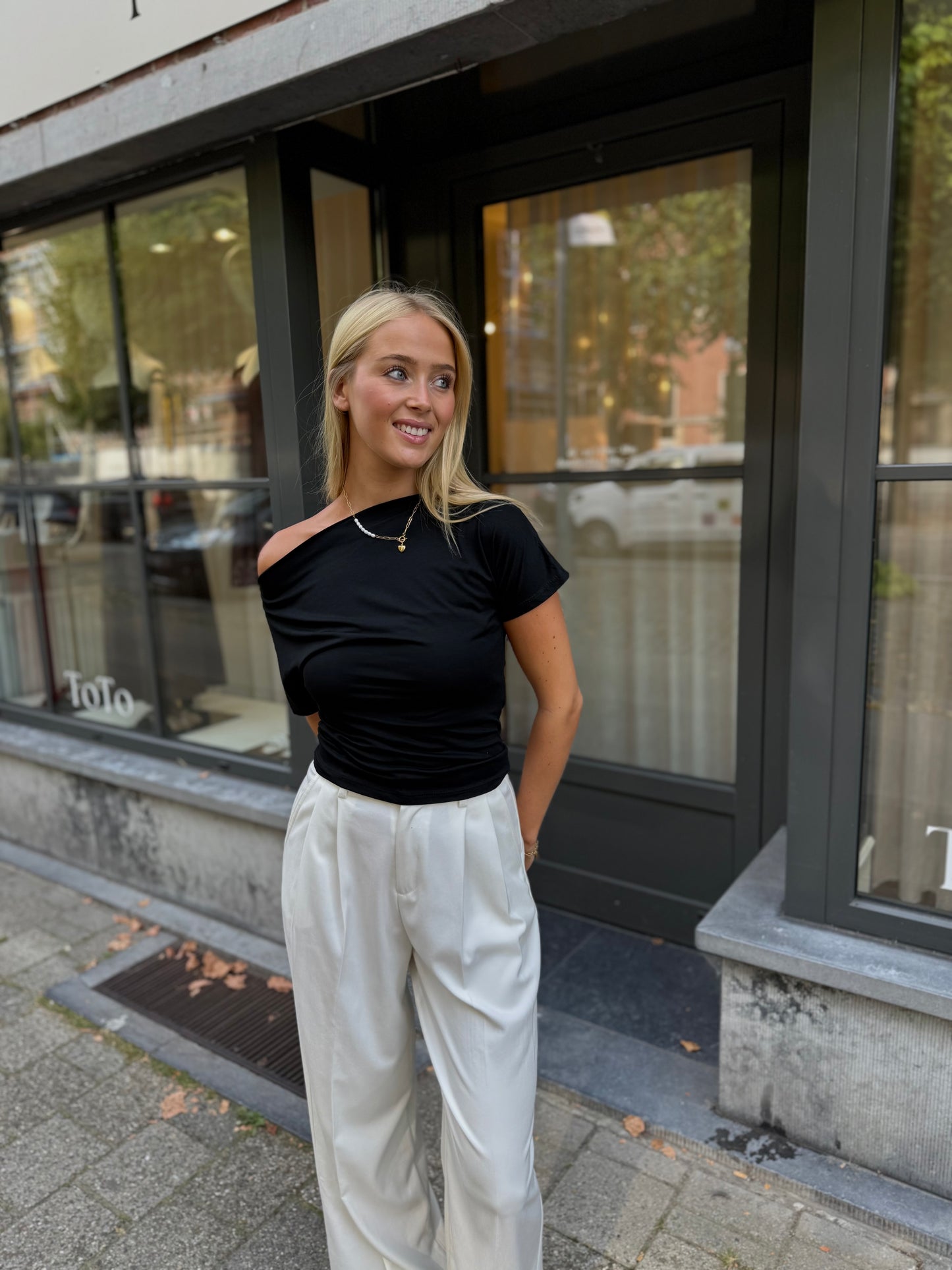 Shirt Off Shoulder - Zwart