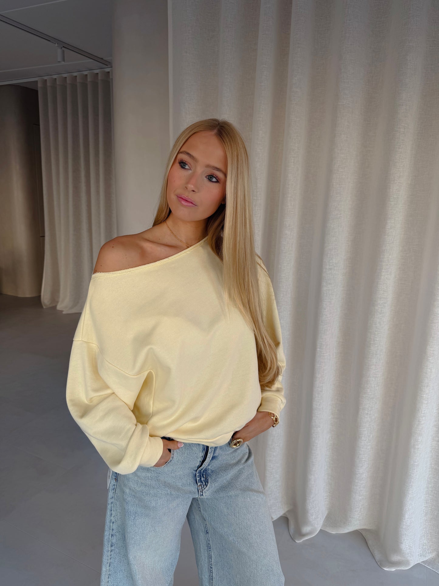 Sweater off shoulder - Geel
