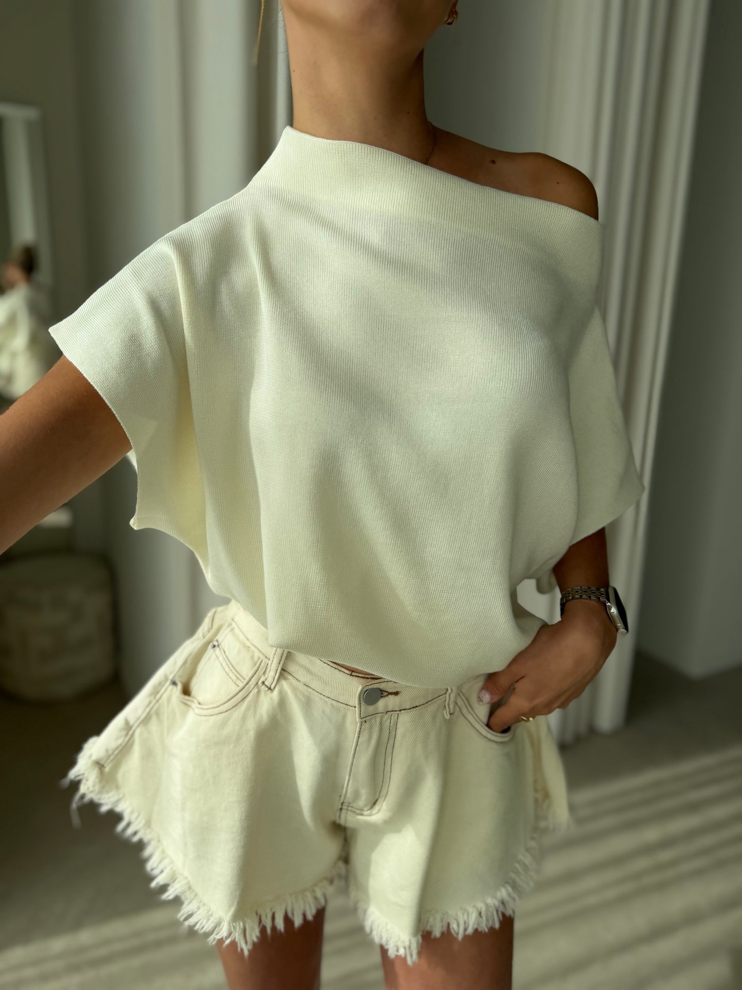 Short Ruffle - Ecru