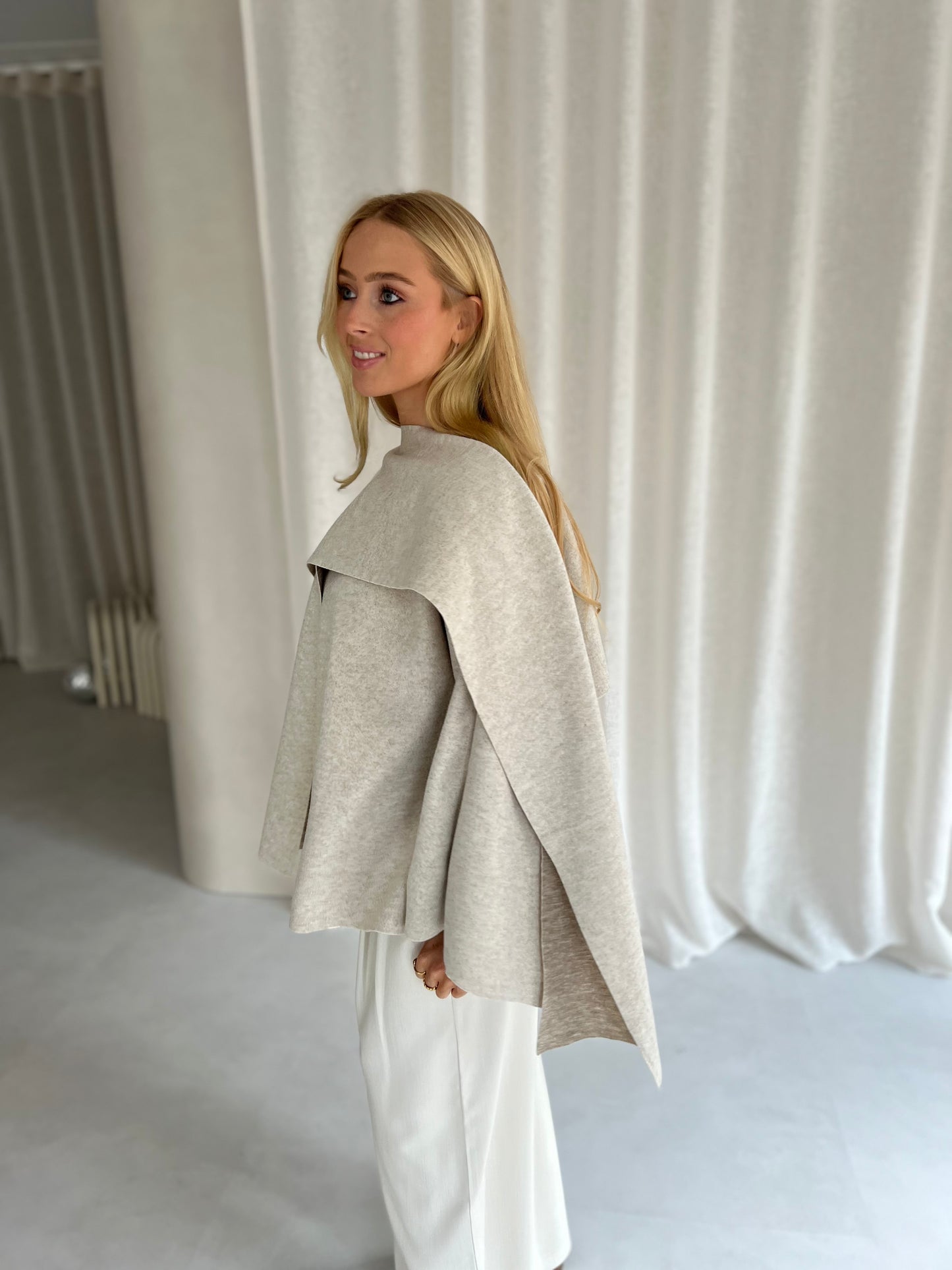 Cape Emmy - Beige
