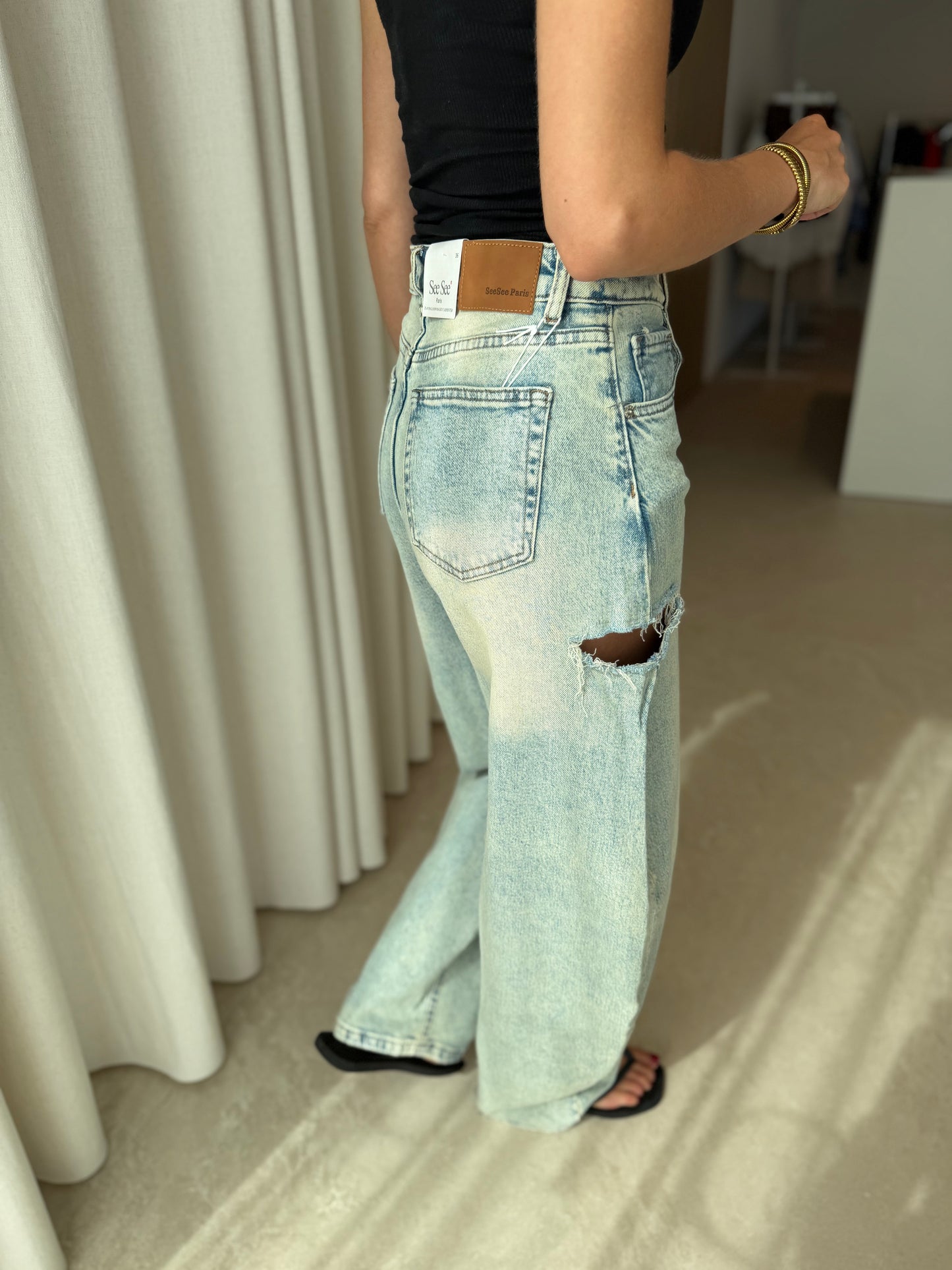 Jeans Cut Out