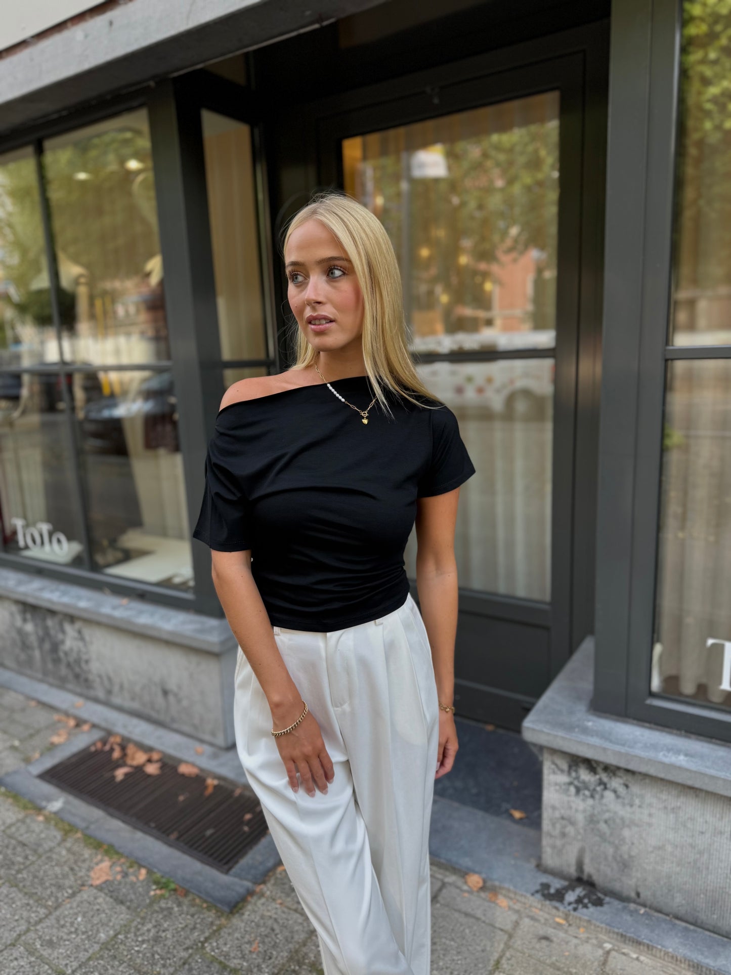 Shirt Off Shoulder - Zwart