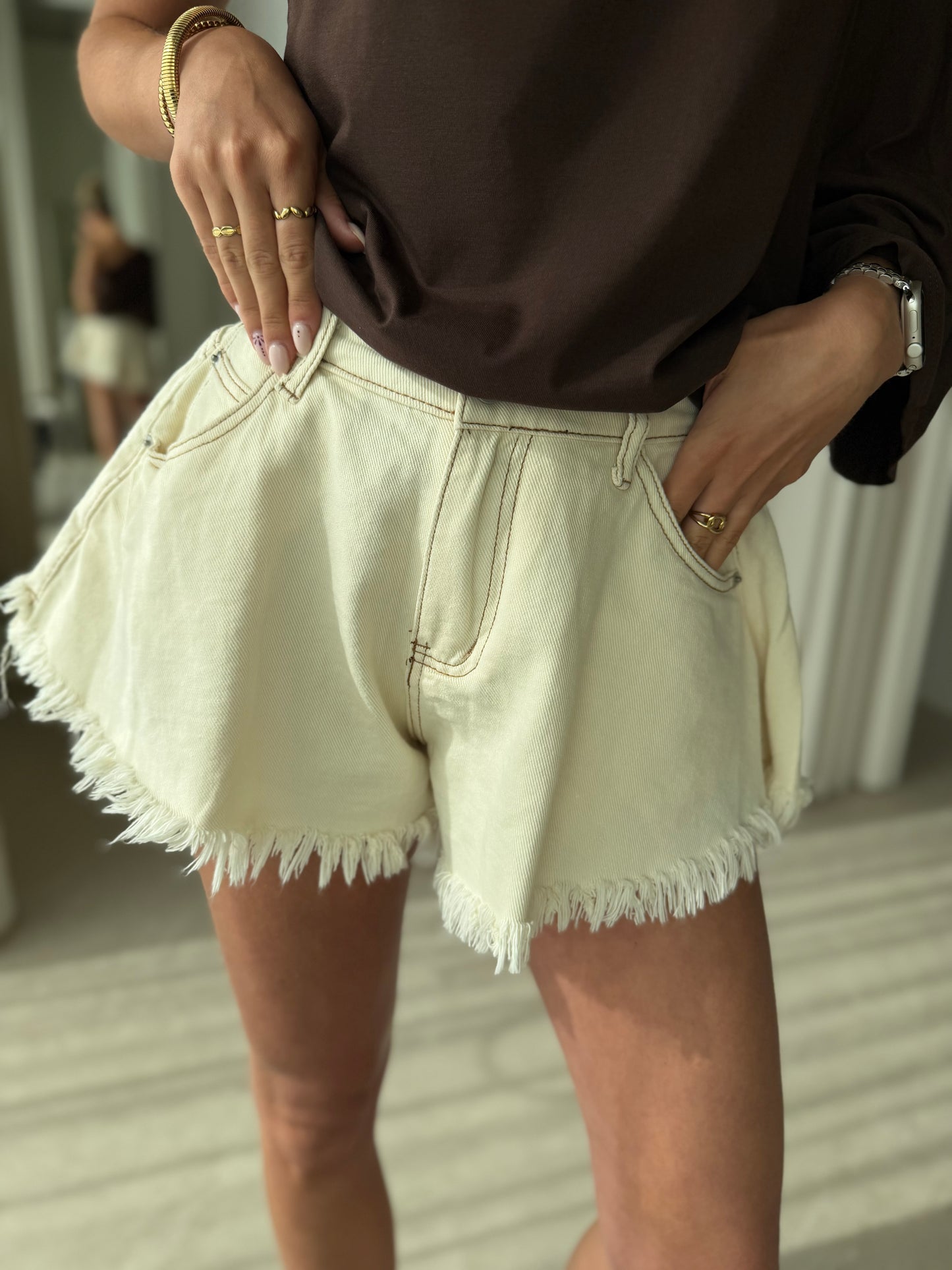 Short Ruffle - Ecru