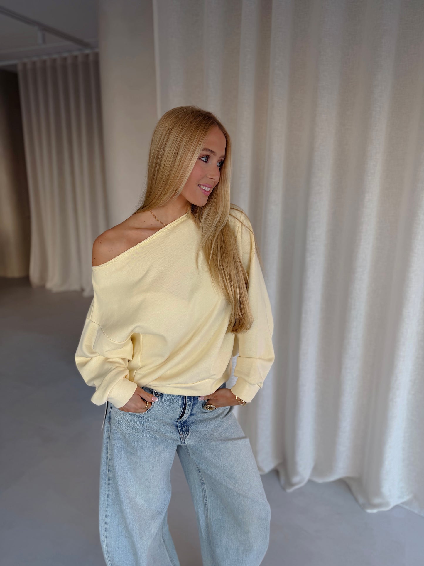 Sweater off shoulder - Geel