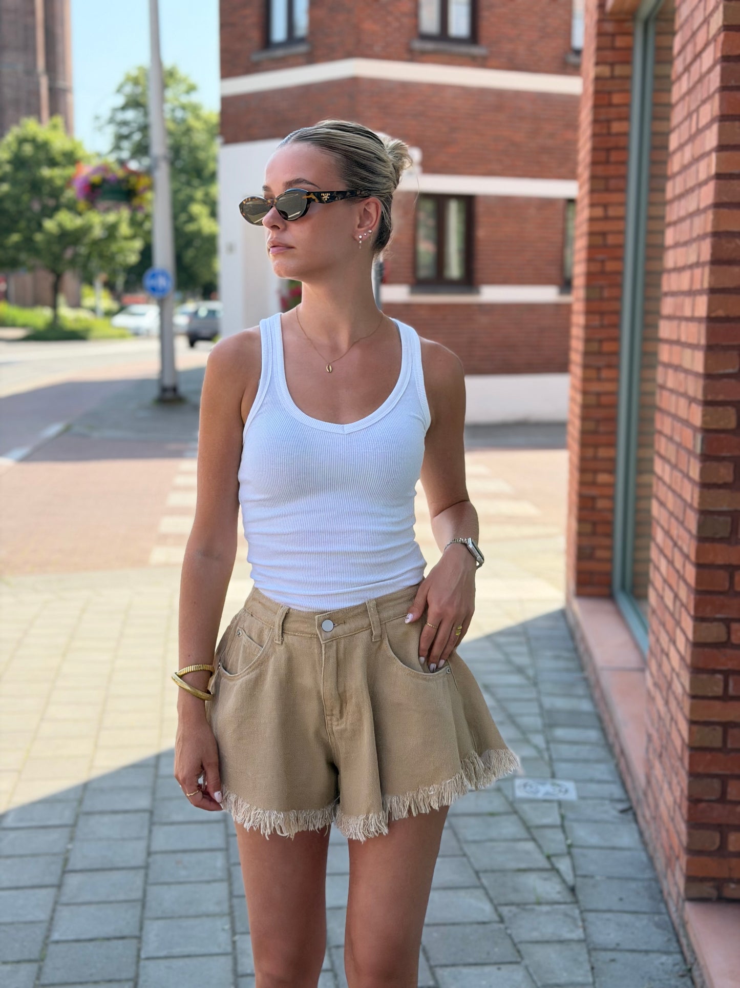 Short Ruffle - Beige