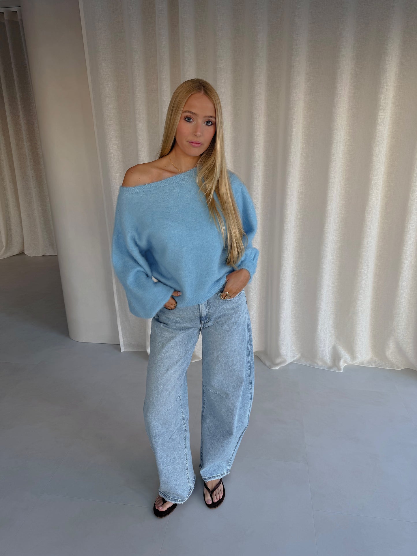 Trui off shoulder - Lichtblauw