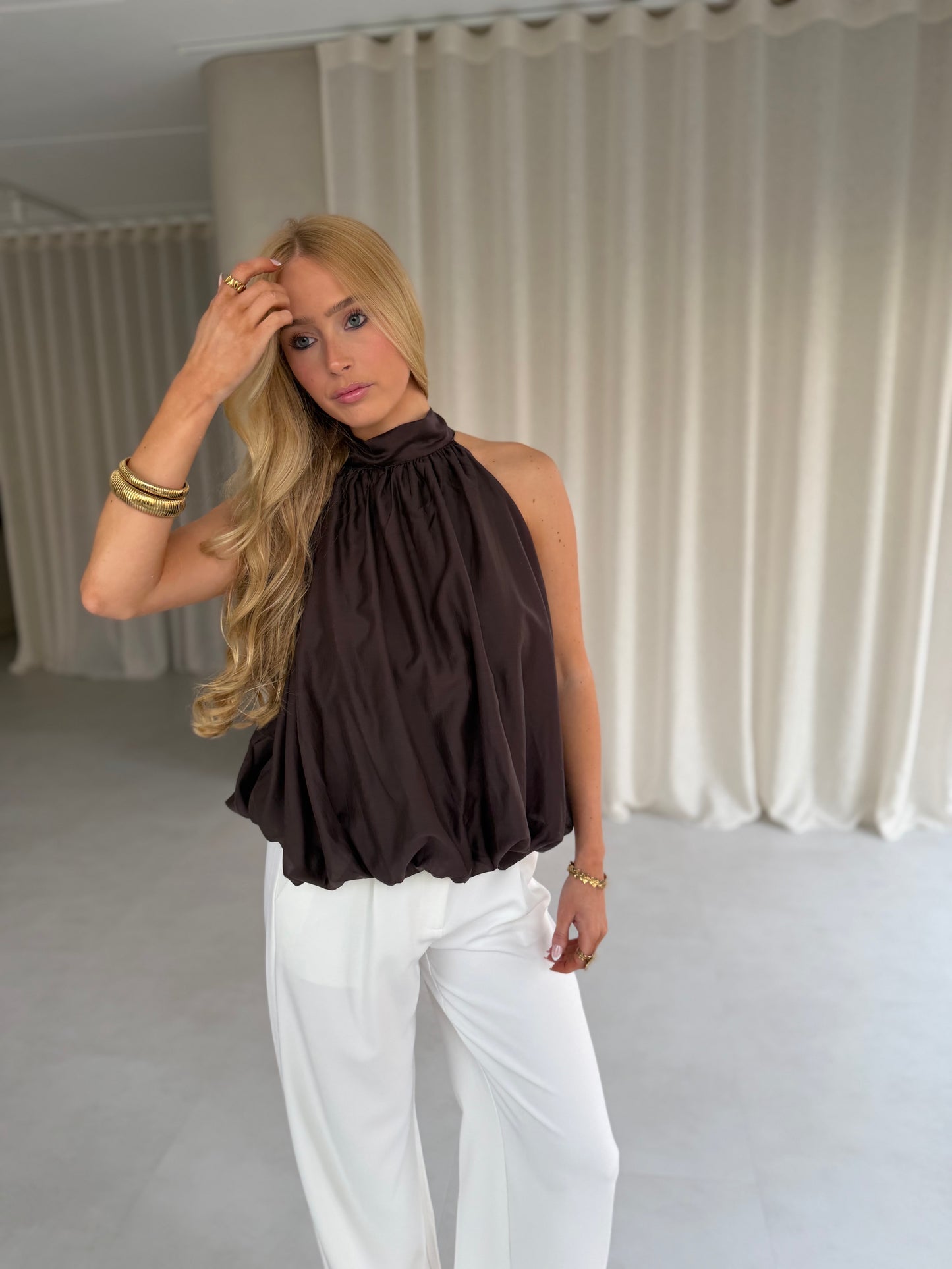 Top Leoni - Bruin