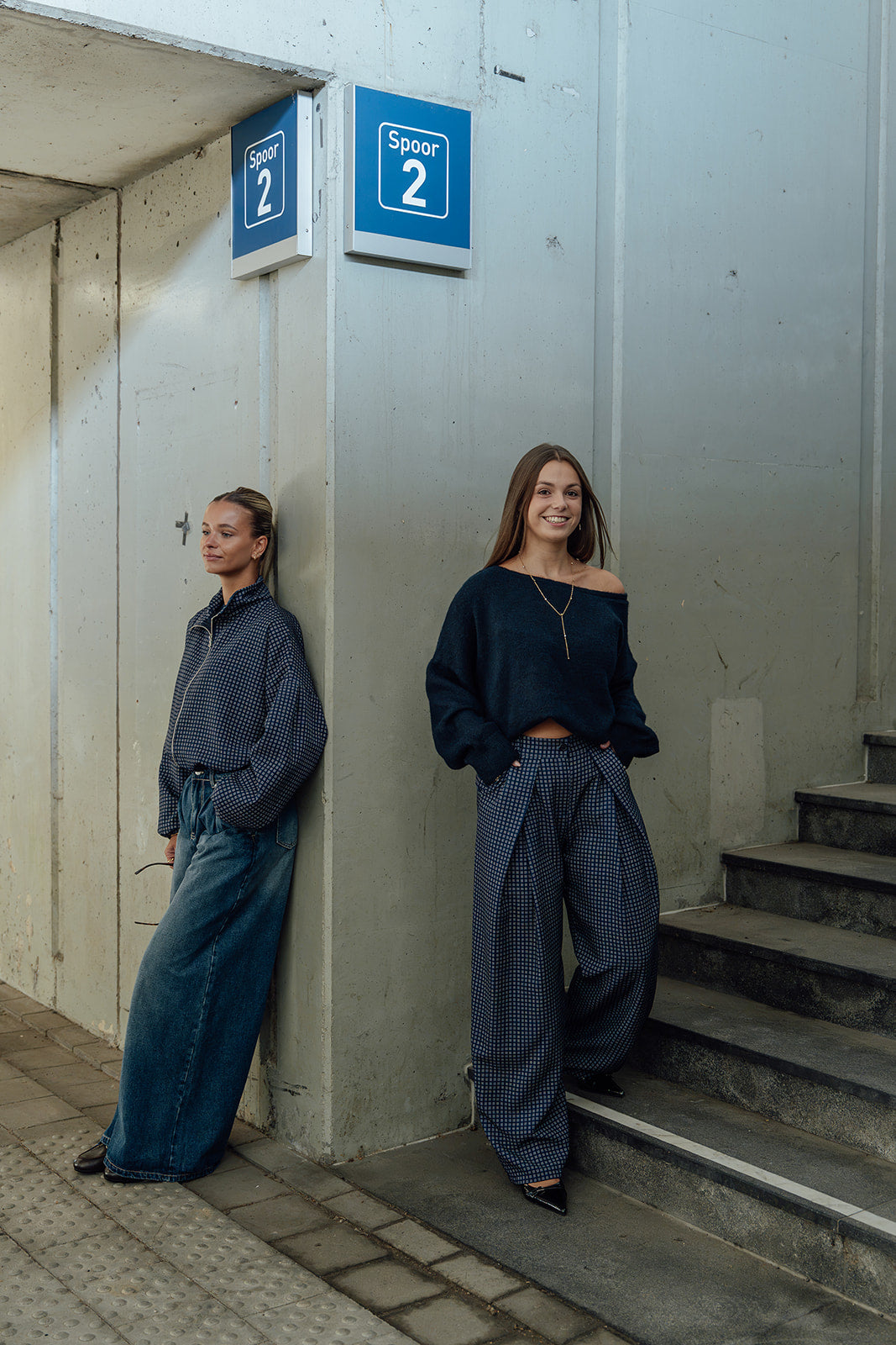 Mila Checkered Pants - Navy